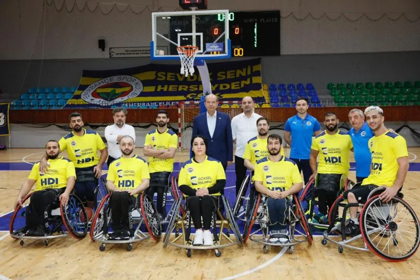 Cumhurbaşkanı Ersin Tatar, Basketbol Süper Lig karşılaşmasını izledi