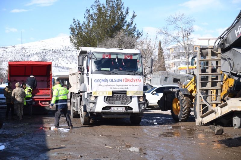 BAŞKAN AŞKIN TÖREN DEPREM BÖLGESİNDE