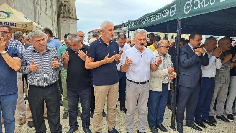 HAYRİYE GÜLESER ŞAHİN SON YOLCULUĞUNA UĞURLANDI