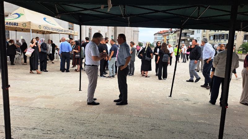 HAYRİYE GÜLESER ŞAHİN SON YOLCULUĞUNA UĞURLANDI