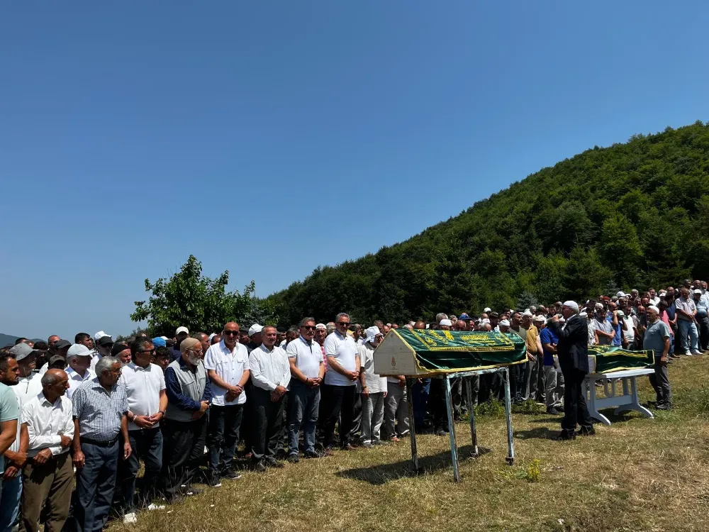 Oğulları Tarafından Katledilen Emine ve Ahmet Cin, Aybastı’da Toprağa Verildi