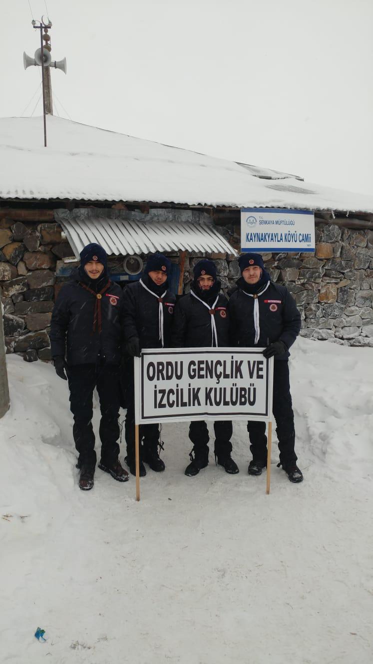 ŞEHİTLER İÇİN KARLI DAĞLARI AŞTILAR