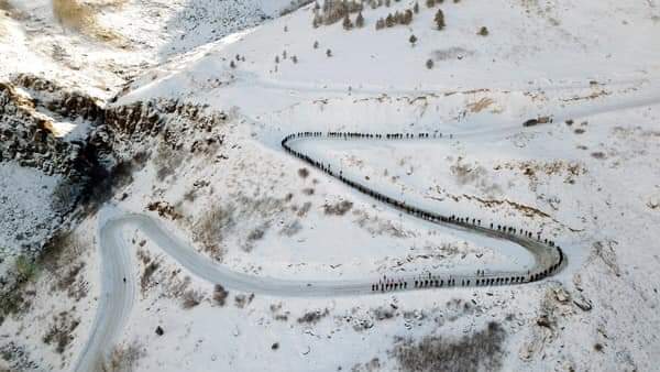 ŞEHİTLER İÇİN KARLI DAĞLARI AŞTILAR