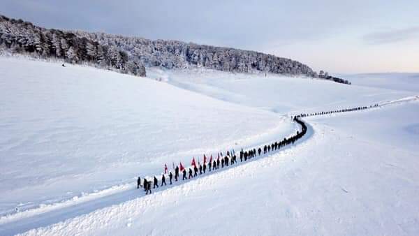 ŞEHİTLER İÇİN KARLI DAĞLARI AŞTILAR
