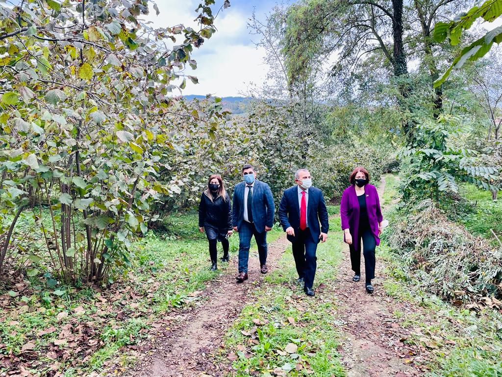 VALİ SONEL VE EŞİ EV ZİYARETLERİNİ SÜRDÜRÜYOR