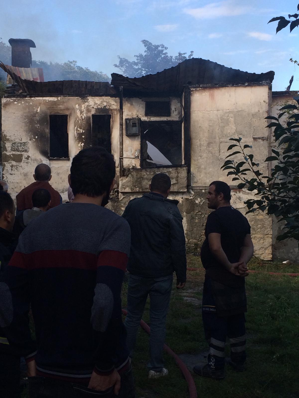 Evinde çıkan yangında öldü