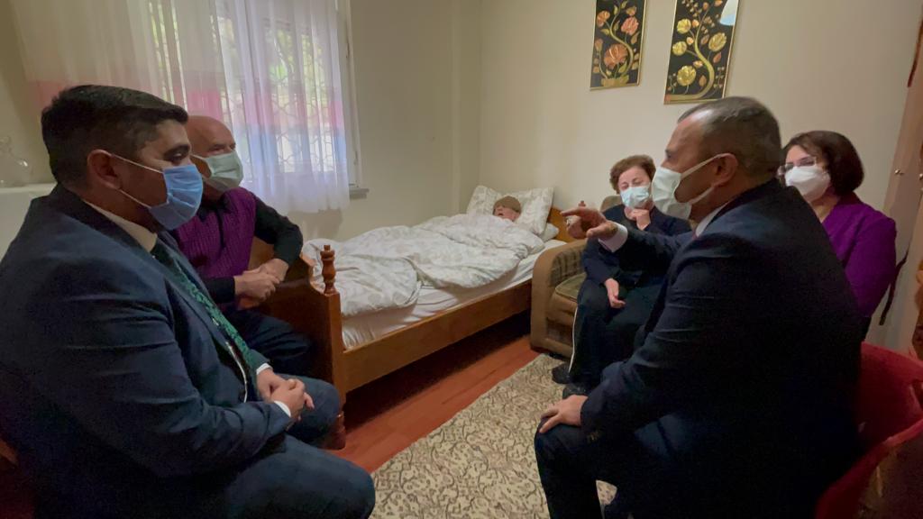 VALİ SONEL VE EŞİ EV ZİYARETLERİNİ SÜRDÜRÜYOR