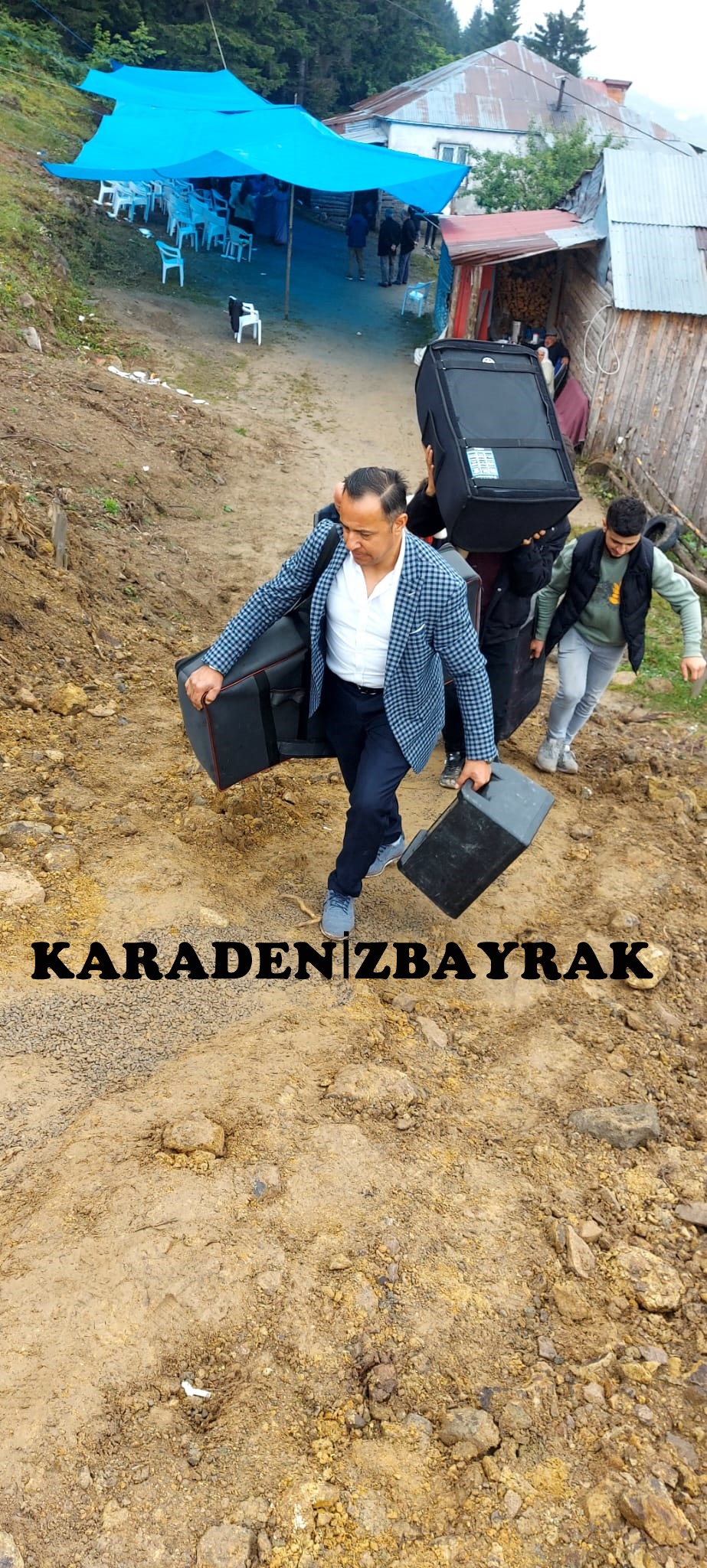 40 yıllık yol kapatıldı