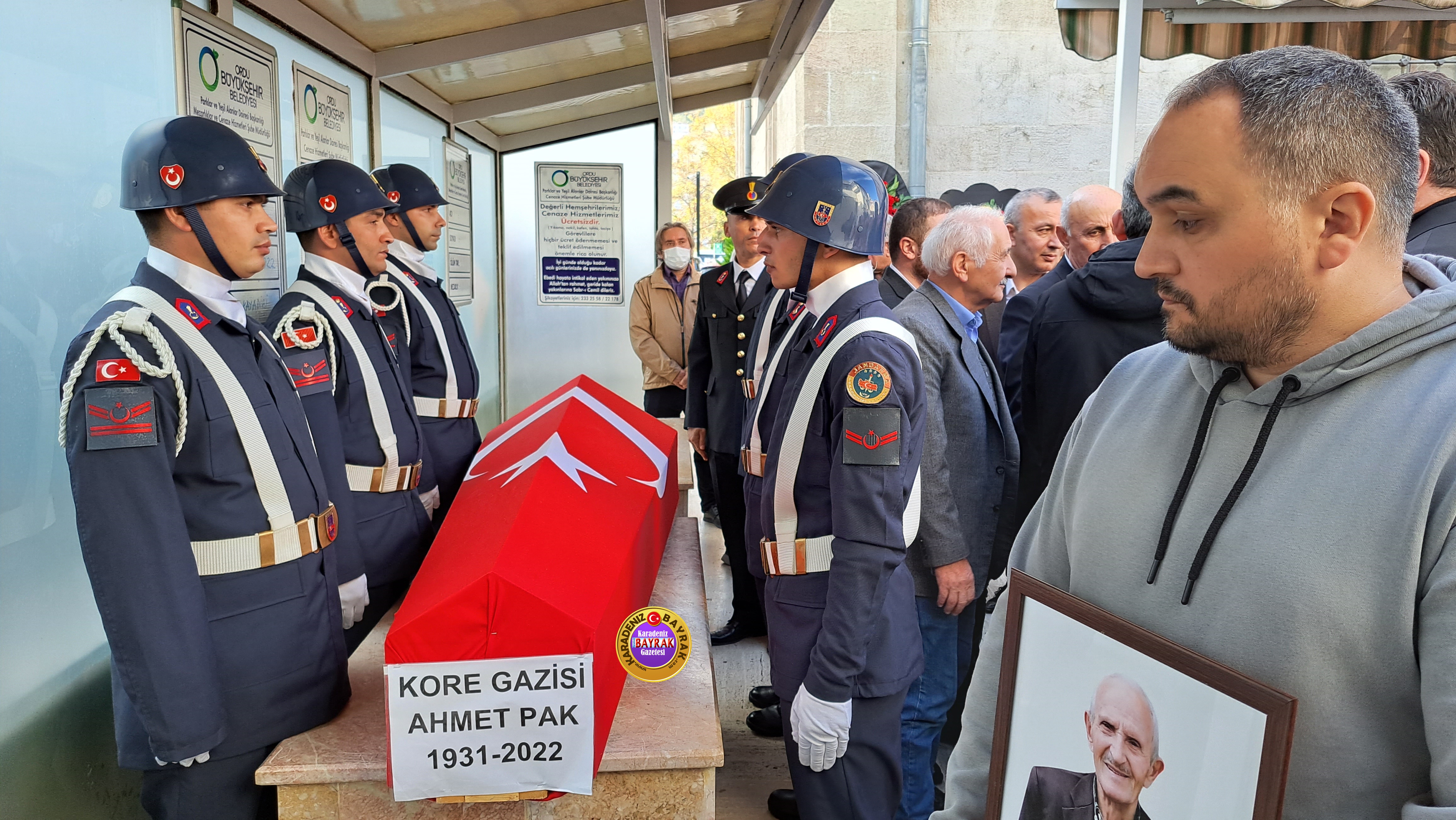 Kore gazisi Ahmet Pak toprağa verildi