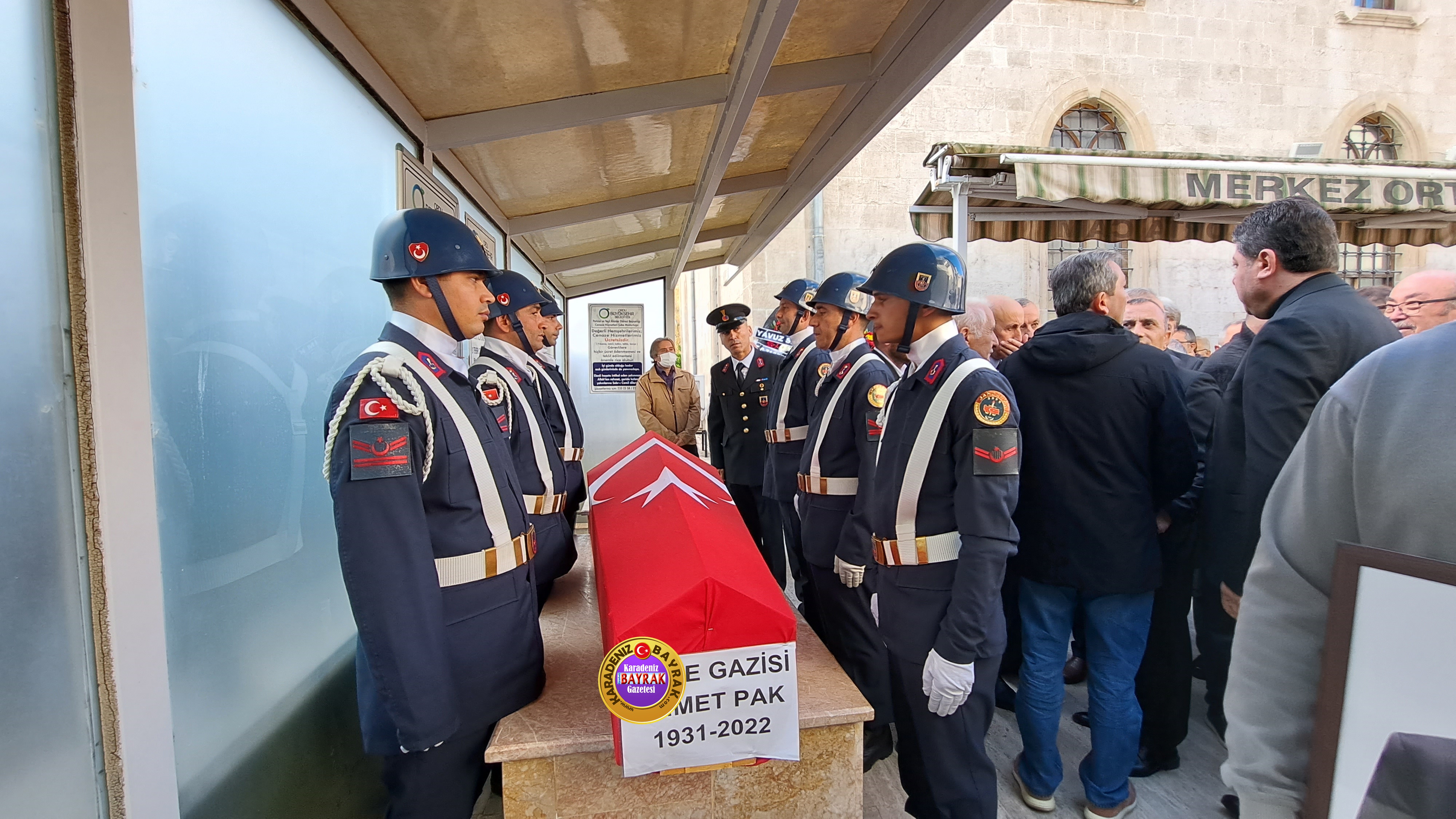 Kore gazisi Ahmet Pak toprağa verildi